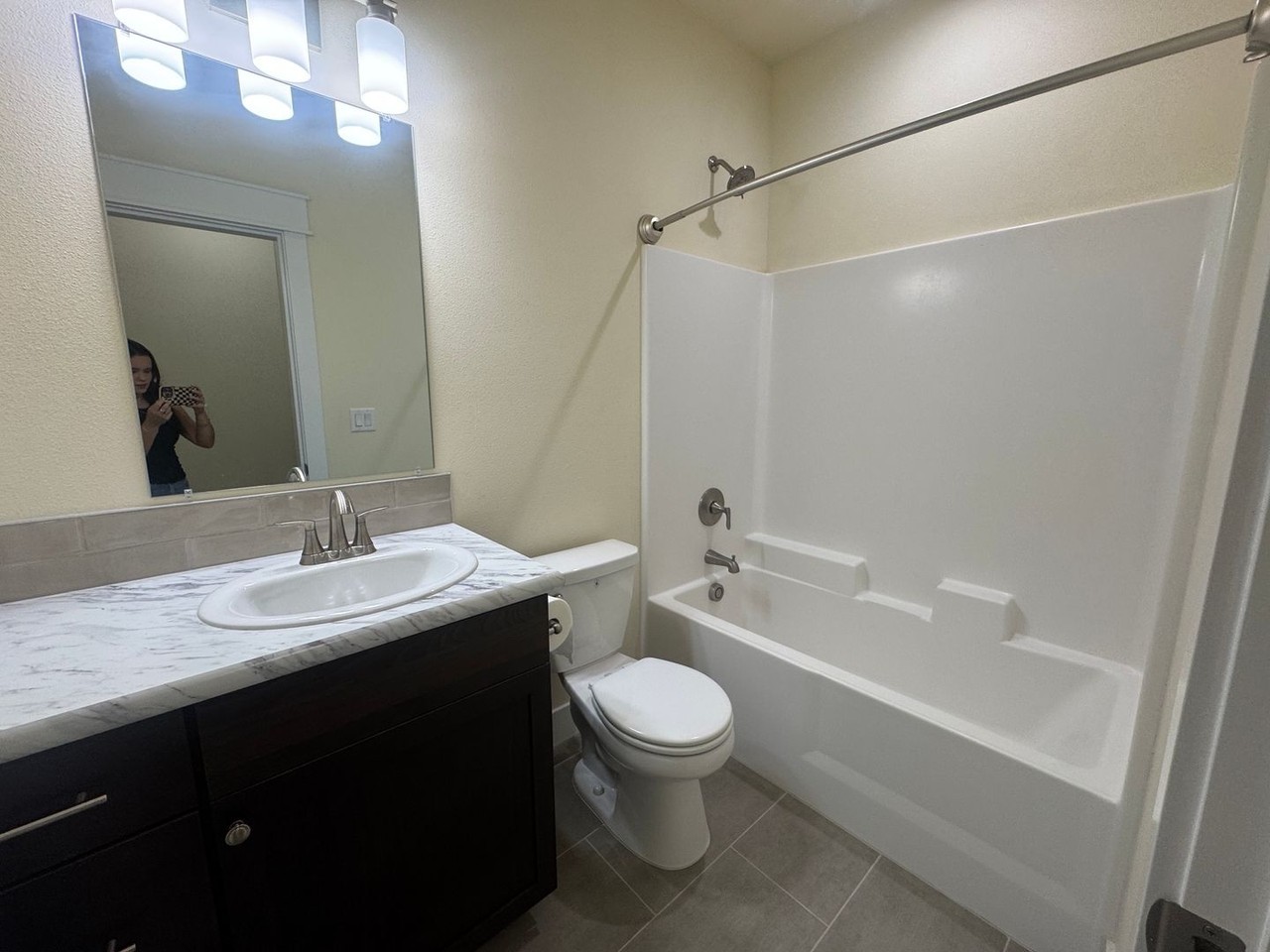 1918 9th Ave Sw - Photo 7 of 12