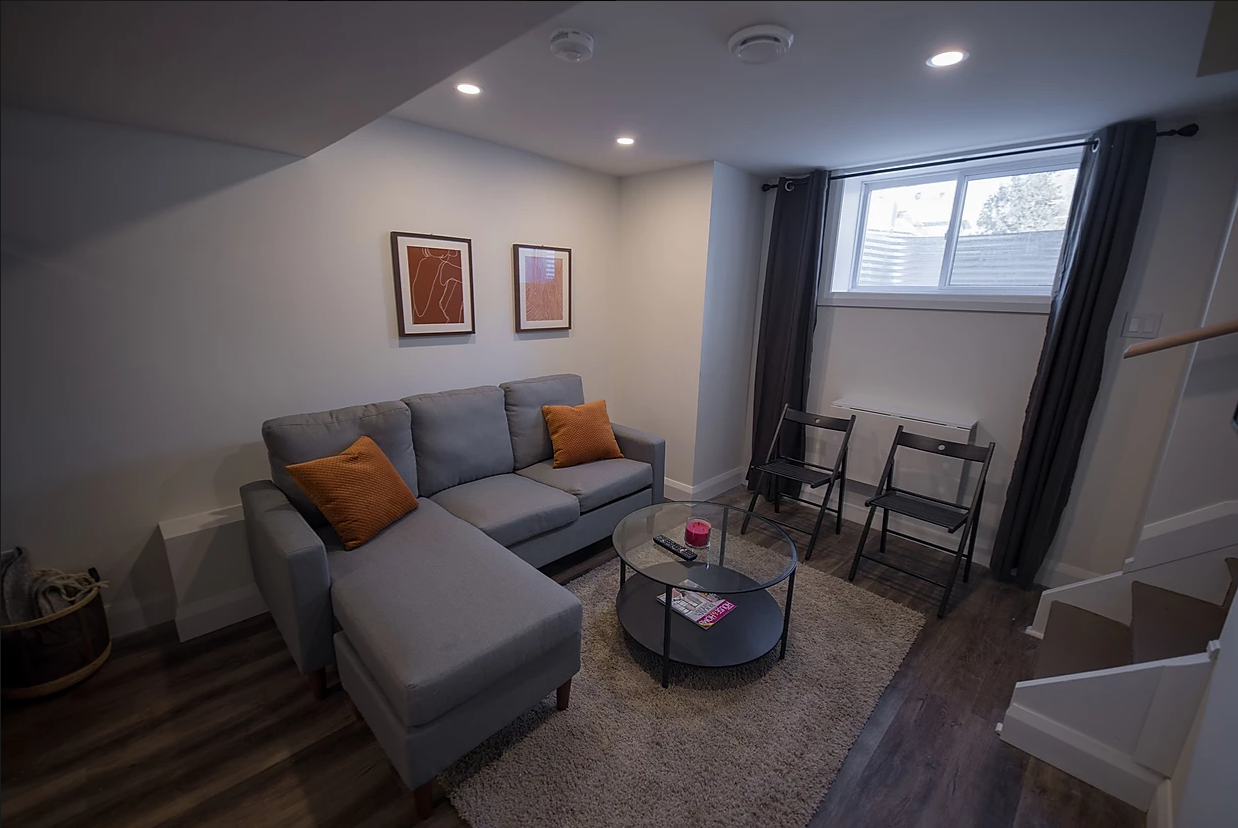 858 Bronson Ave #B - Photo 5 of 20