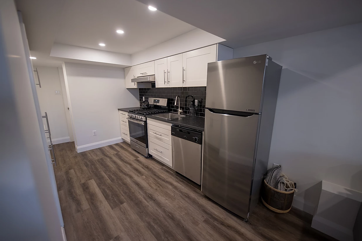 858 Bronson Ave #B - Photo 6 of 20