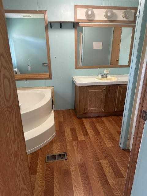 Mandingo and Birdseed - Photo 2 of 20