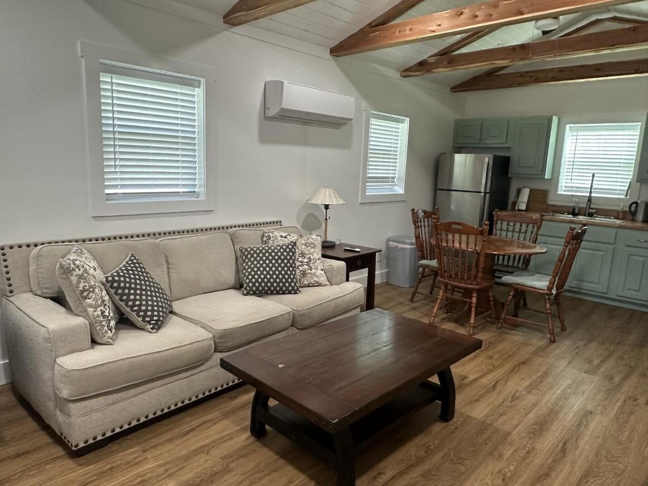 427 7th St - Photo 3 of 11