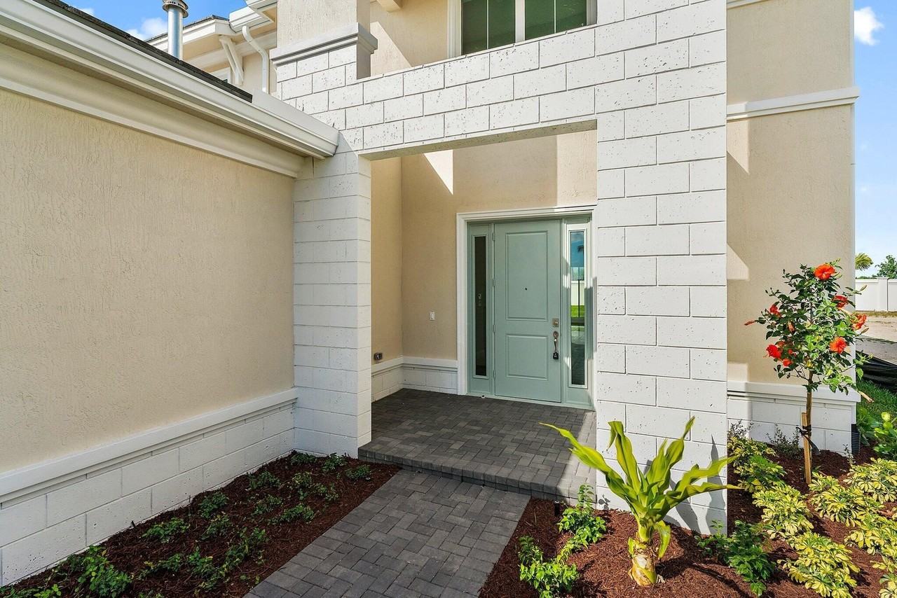 12680 Nautilus Cir - Photo 5 of 50