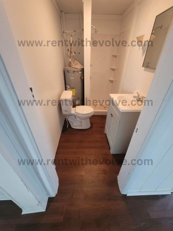 102 1/2 E North St - Photo 2 of 6