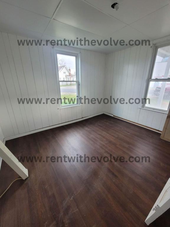 102 1/2 E North St - Photo 3 of 6
