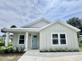 420 Herbert St - Photo 1 of 1