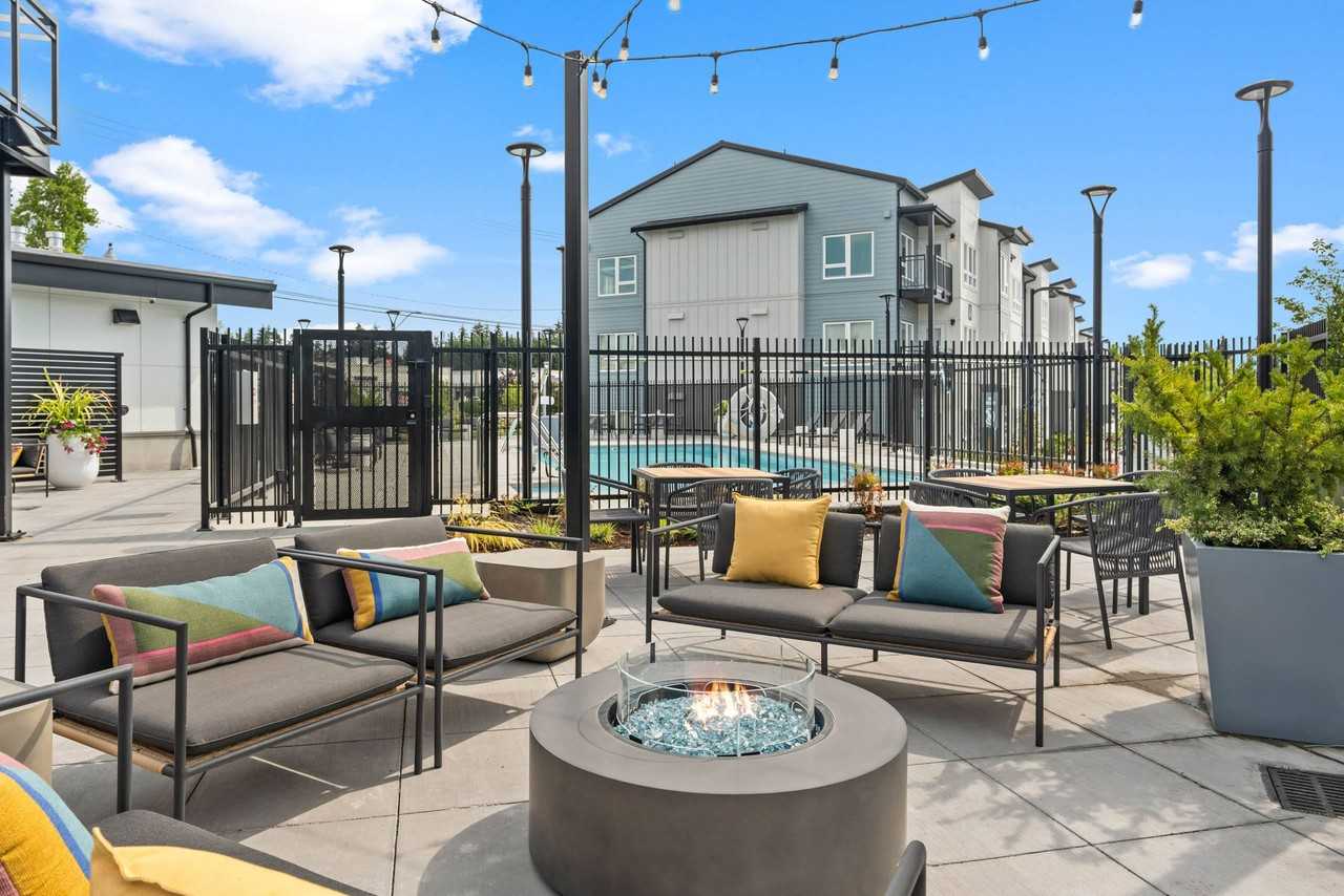 Gage On Sixth - Photo 3 of 50