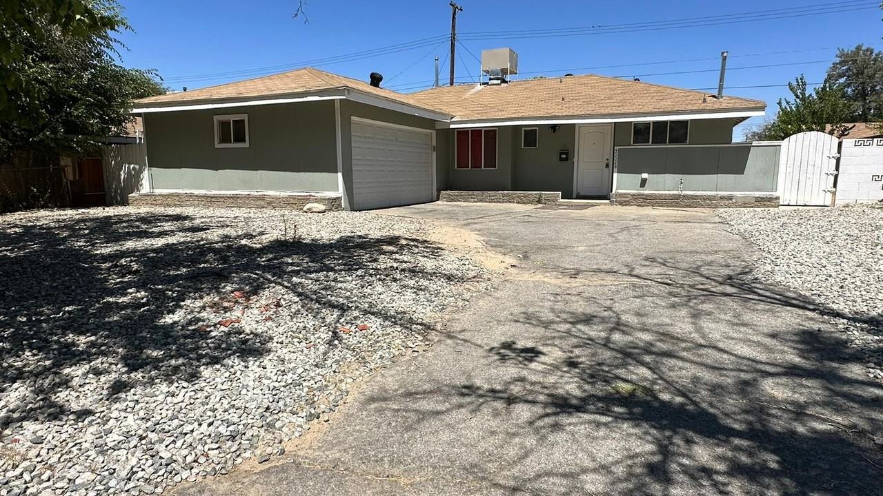 45528 6th St E #6thST - Photo 2 of 32