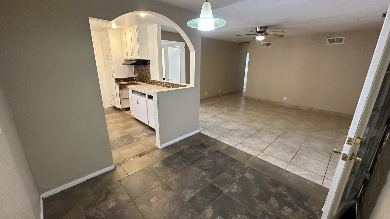 45528 6th St E #6thST - Photo 5 of 32