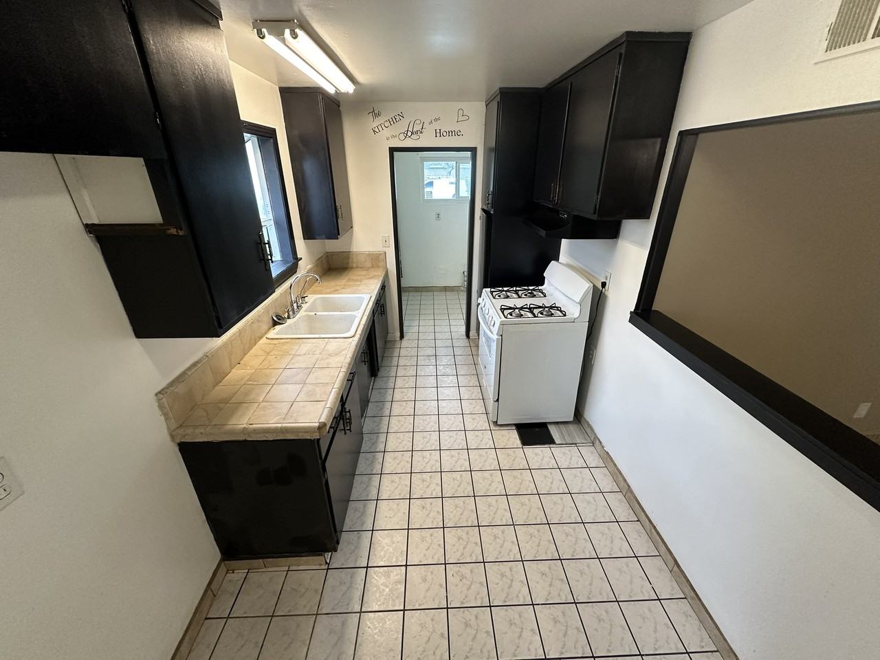 45456 Foxton Ave - Photo 3 of 26