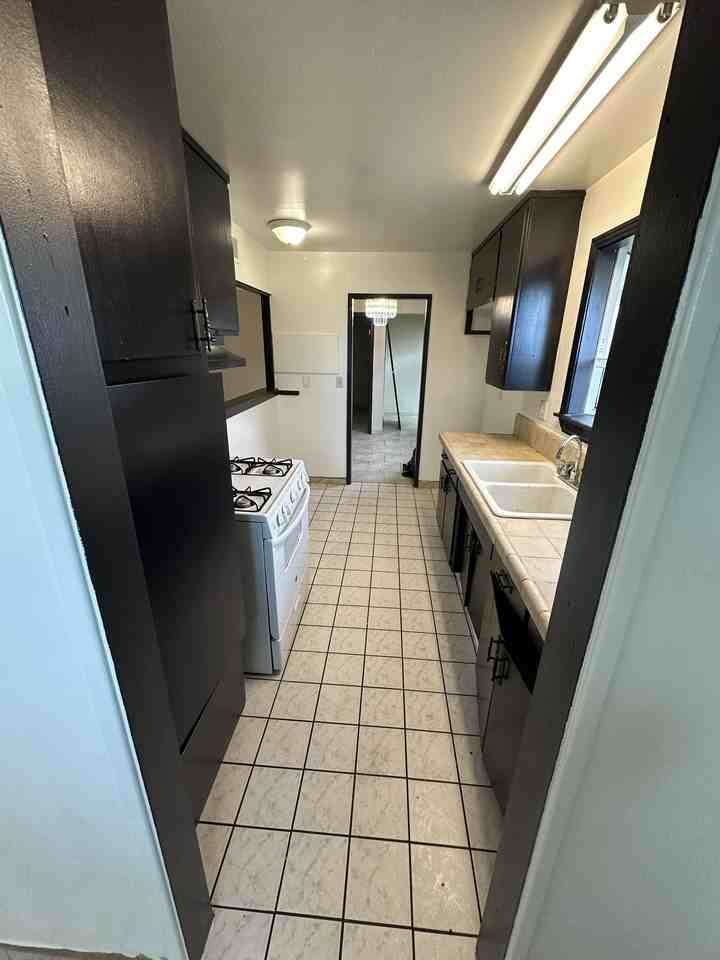 45456 Foxton Ave - Photo 4 of 26