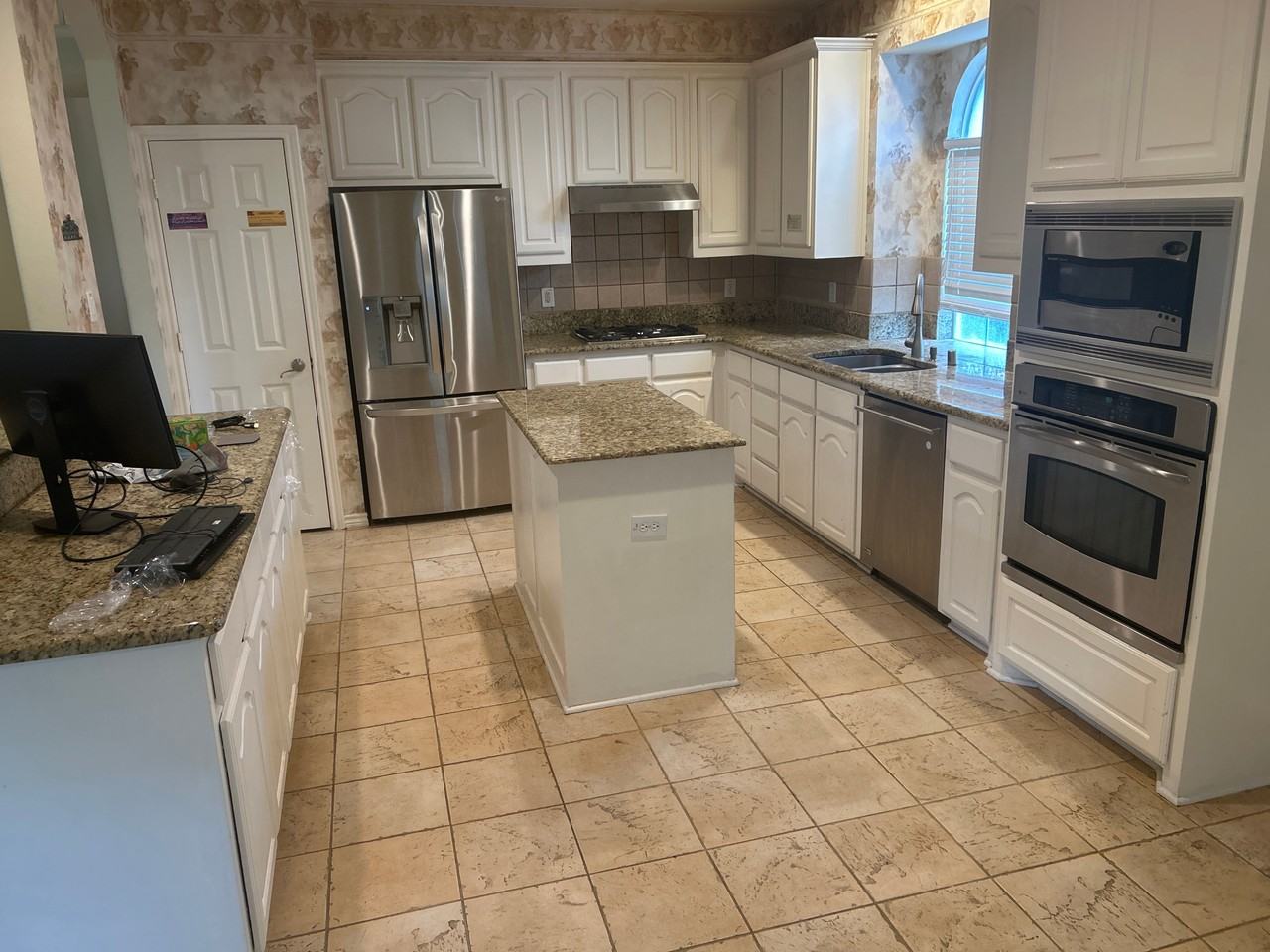 1012 Levant Ln - Photo 4 of 16