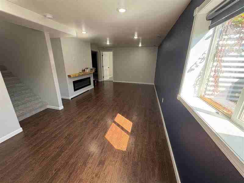 4447 Lux Ave - Photo 4 of 10