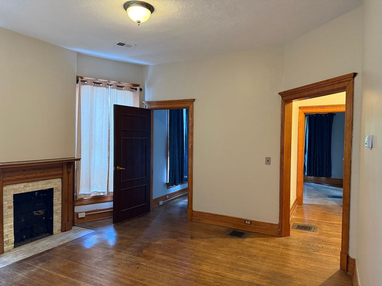 1415 Saint James Ct - Photo 3 of 14