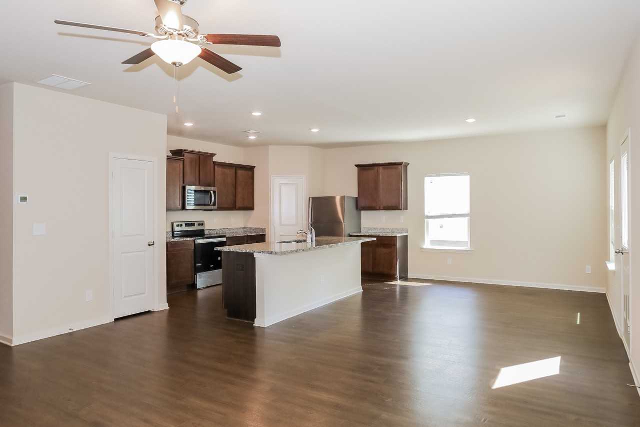 732 Fitzroy Drive - Photo 3 of 20