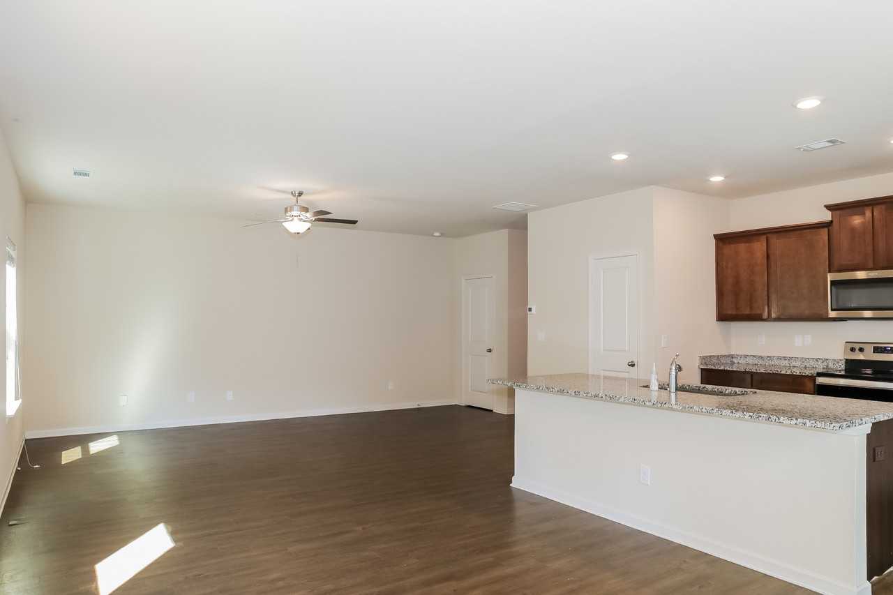 732 Fitzroy Drive - Photo 5 of 20