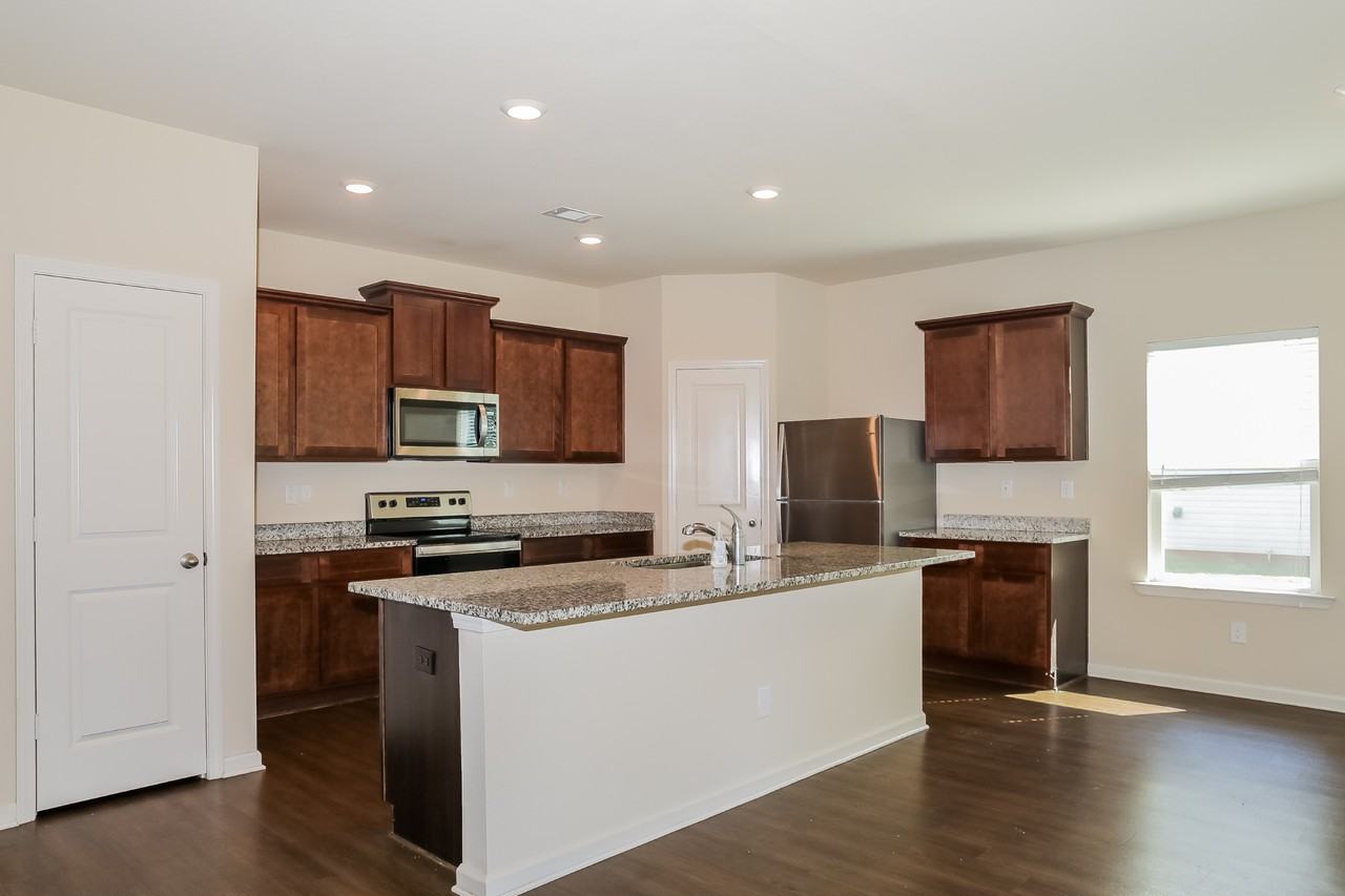 732 Fitzroy Drive - Photo 6 of 20