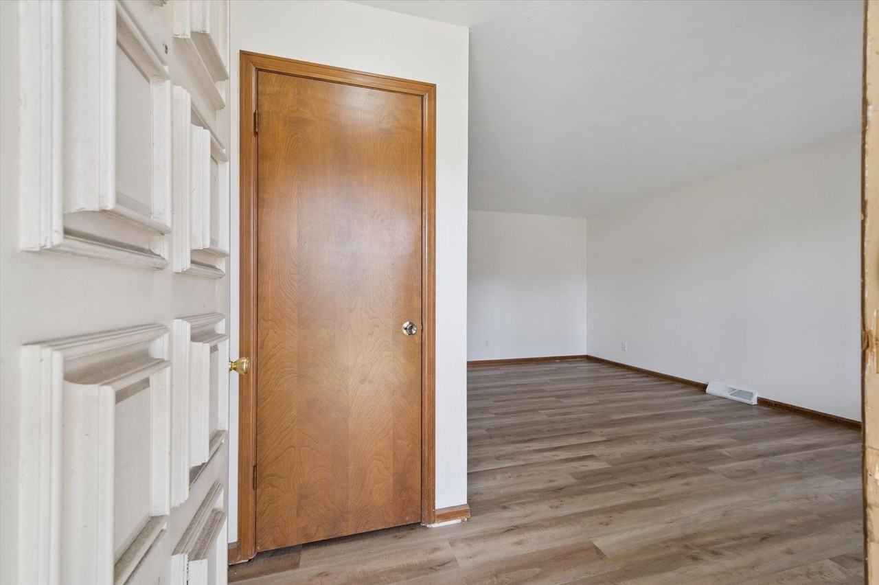 5427 Glenridge Dr - Photo 3 of 31