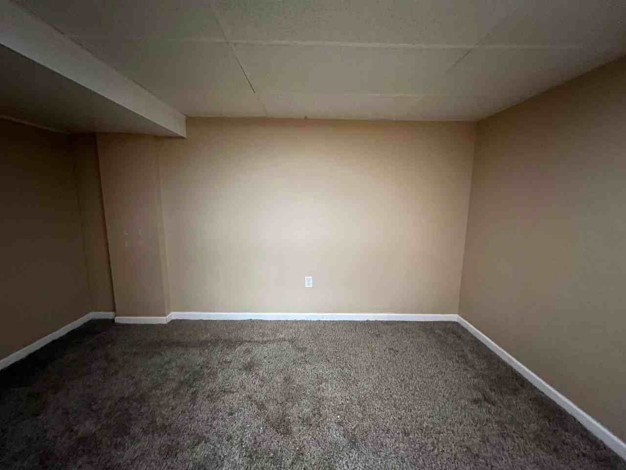 610 7th St - Photo 6 of 7