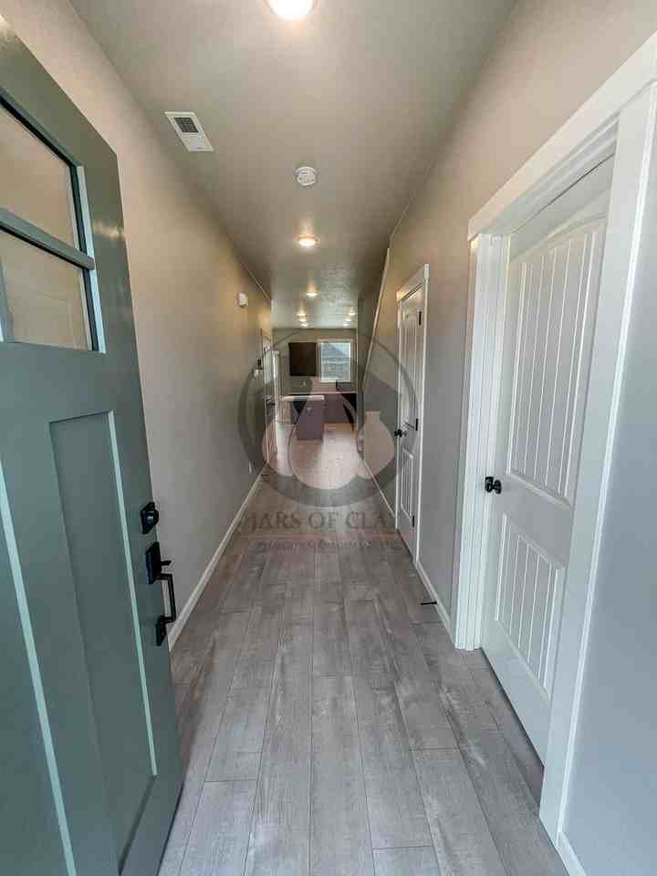 1537 Se Barberry Ave - Photo 3 of 20