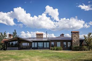 featured image of 250 W Simpson Ln