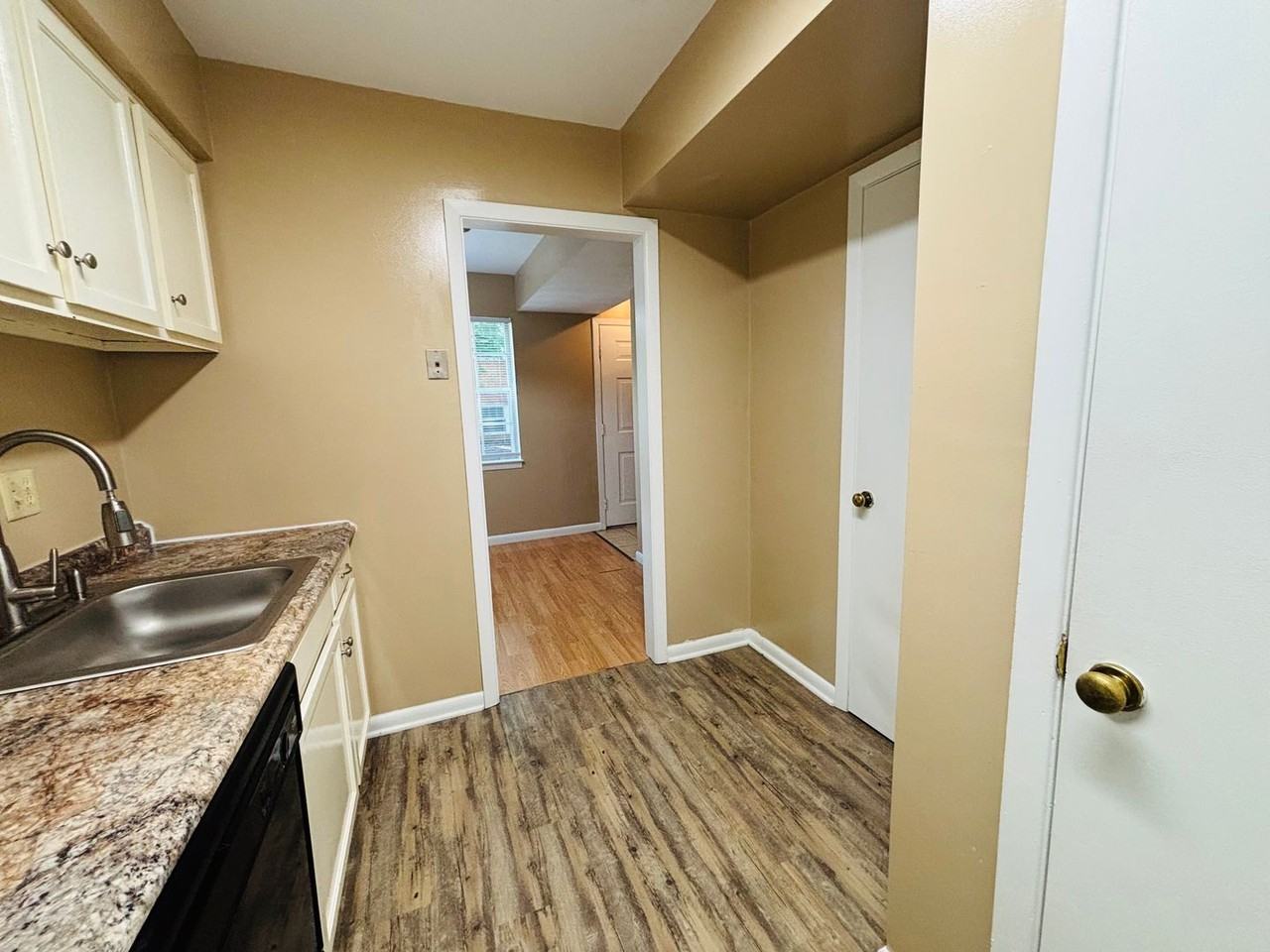 436 Marlington St - Photo 7 of 14