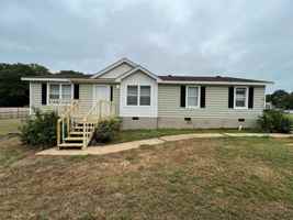 featured image of 16 Lake Vista Ct