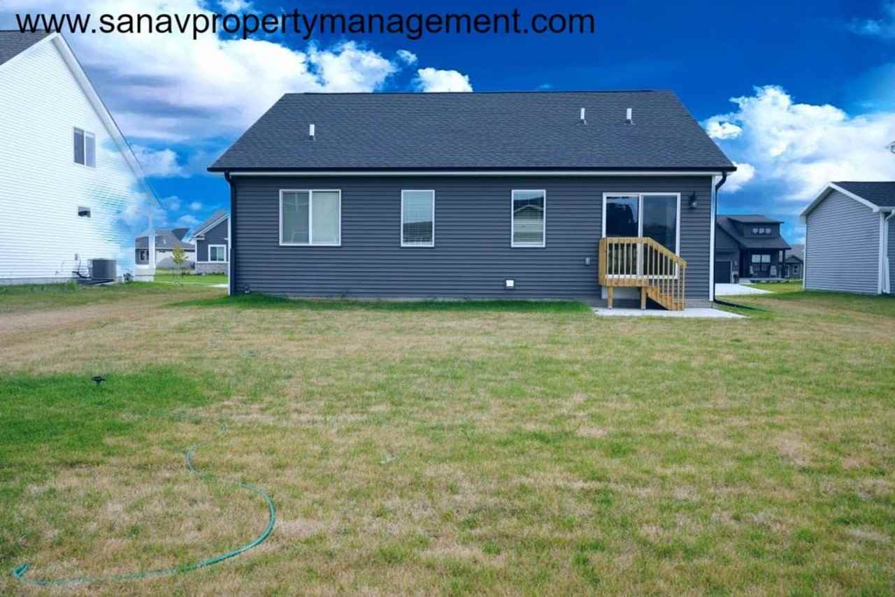 216 12th Ct Nw - Photo 2 of 27