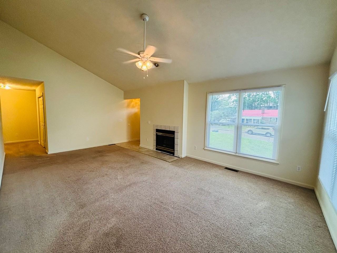 205 Broce Dr - Photo 3 of 13