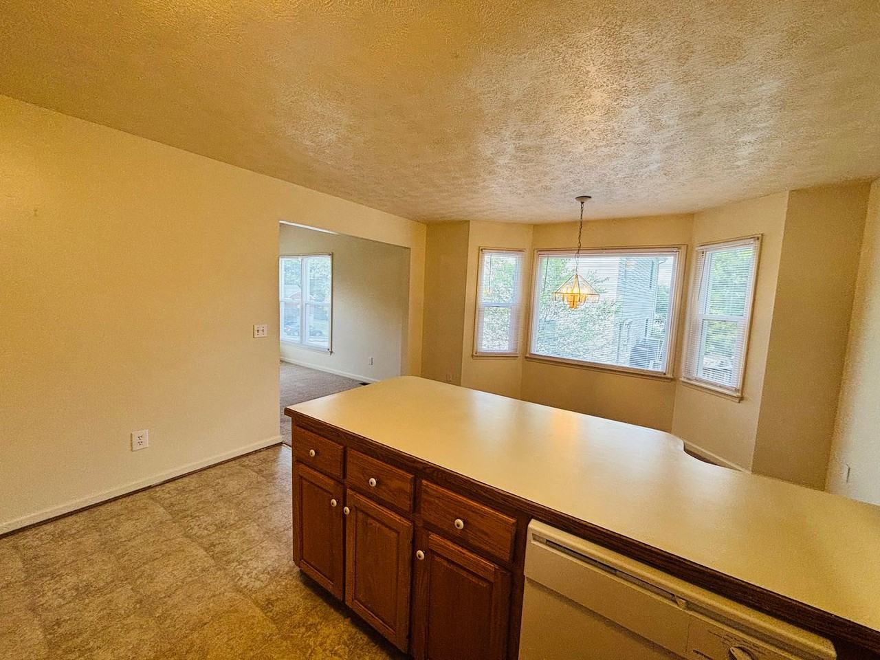 205 Broce Dr - Photo 5 of 13