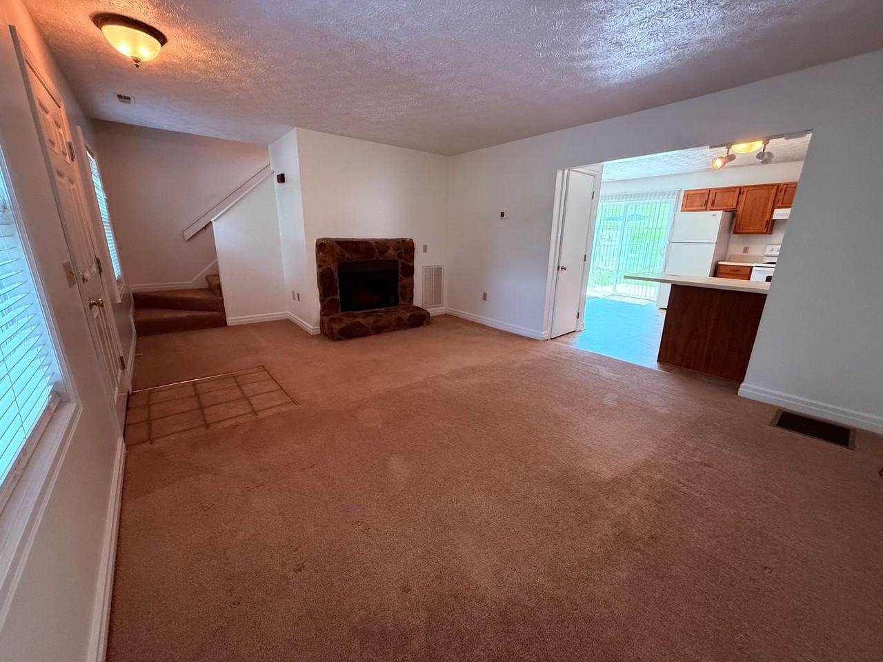 350 Warren St - Photo 2 of 17