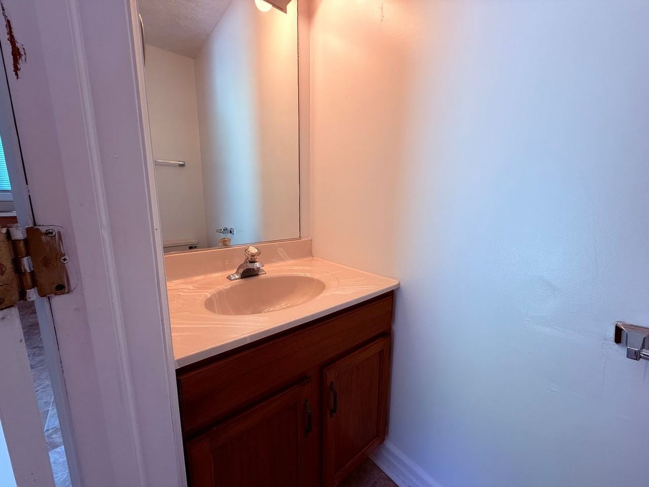 350 Warren St - Photo 7 of 17