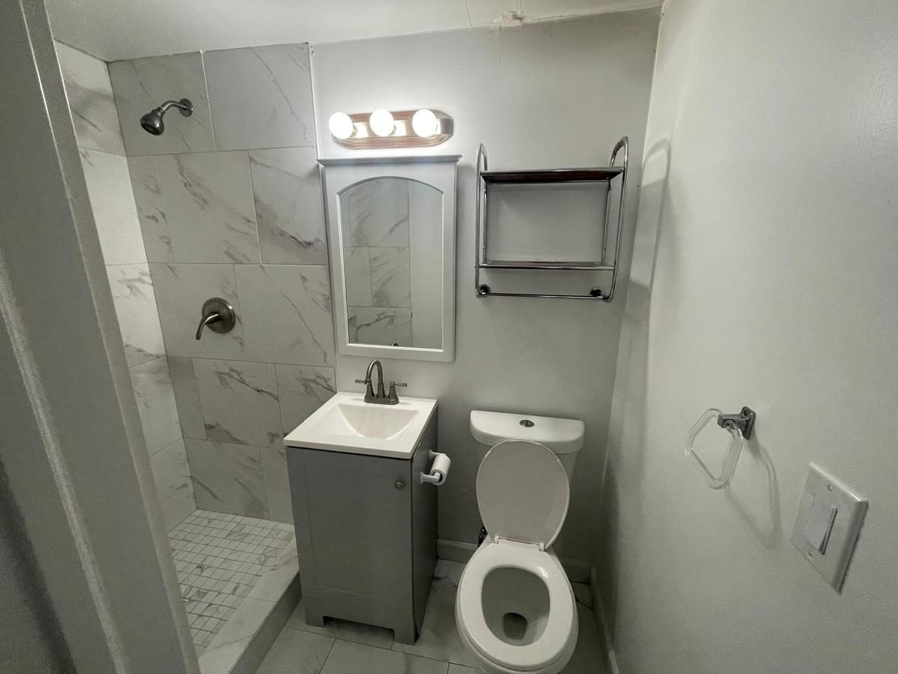 634 East 30th Street - Photo 7 of 10