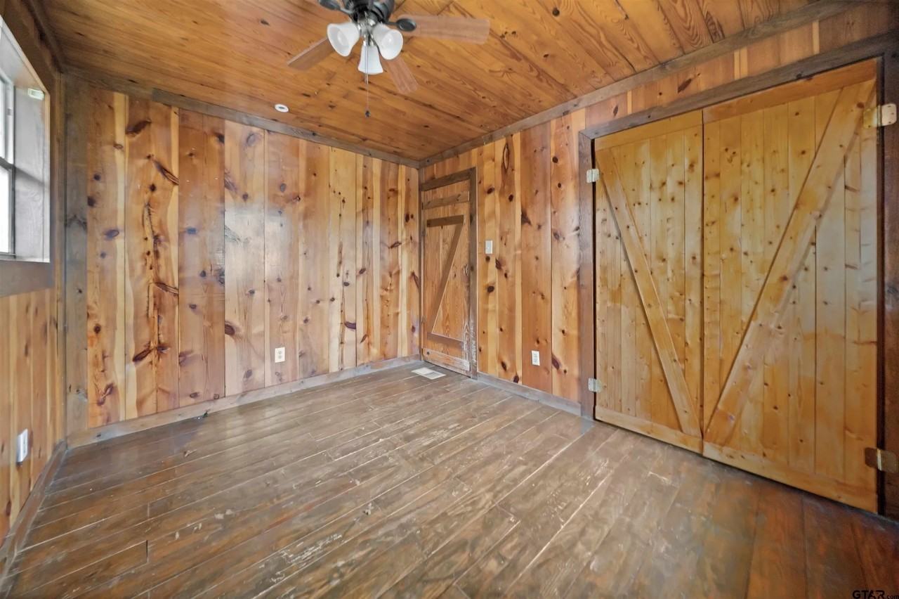 20973 Lakeview Dr - Photo 5 of 20