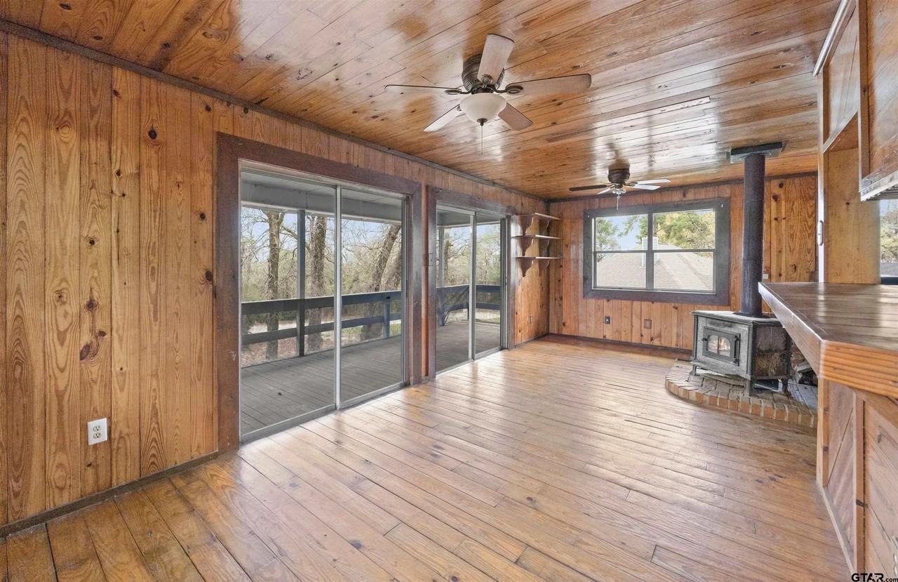 20973 Lakeview Dr - Photo 3 of 20