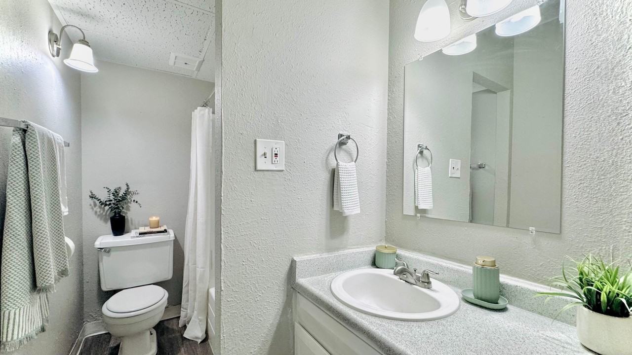 Geneva Flats - Photo 5 of 11