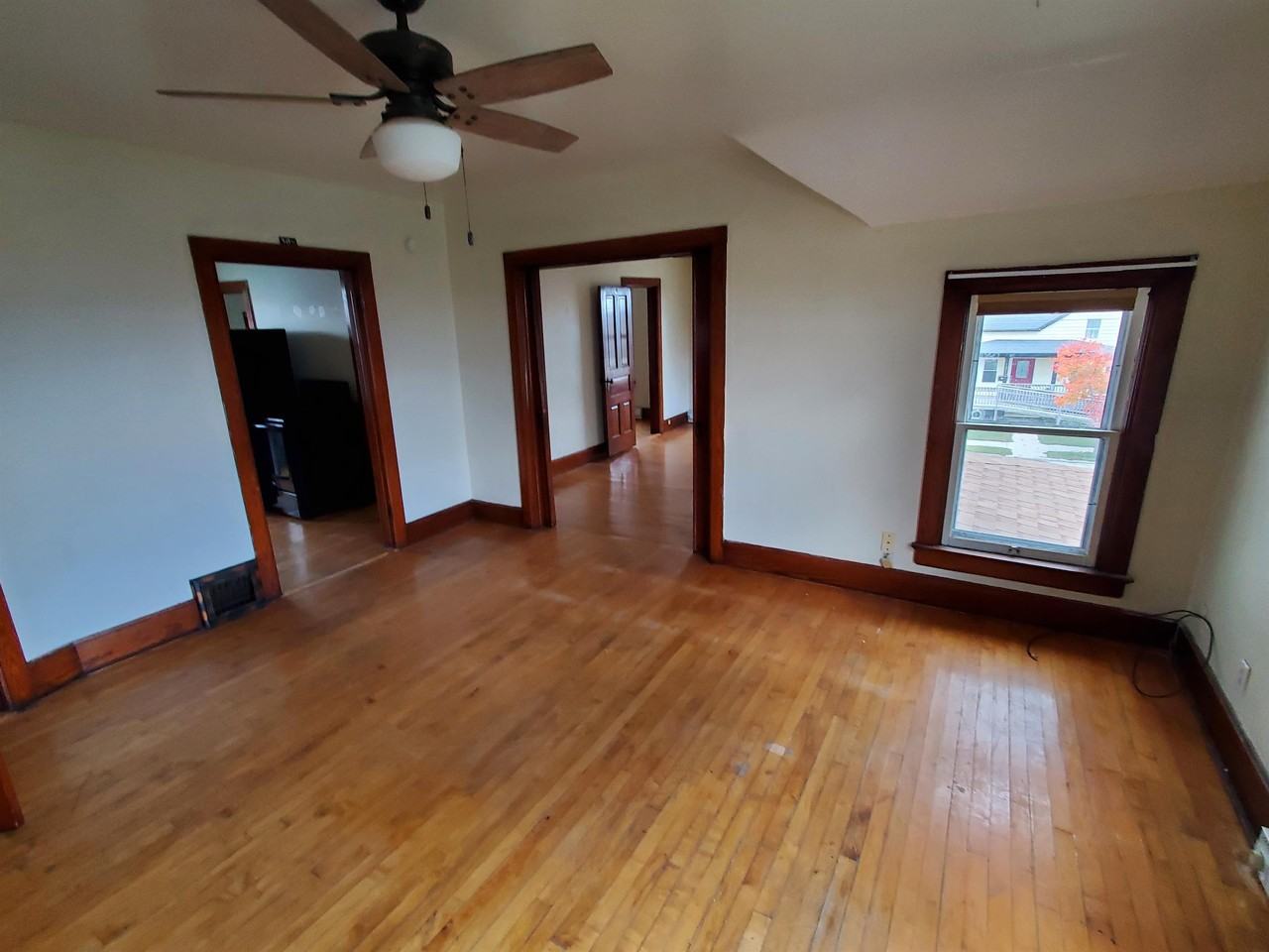 1815 11th St - Photo 4 of 14