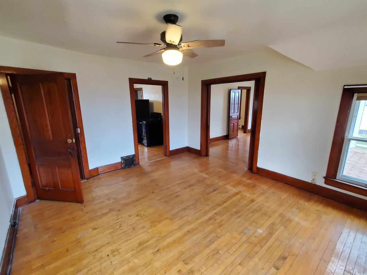 1815 11th St - Photo 7 of 14