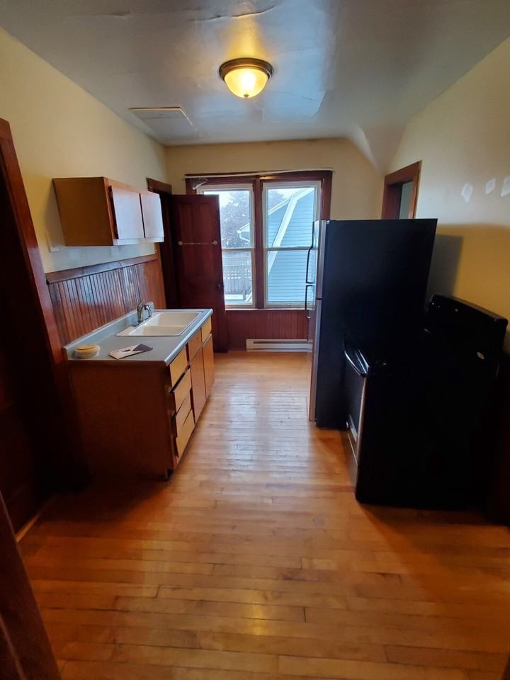 1815 11th St - Photo 6 of 14