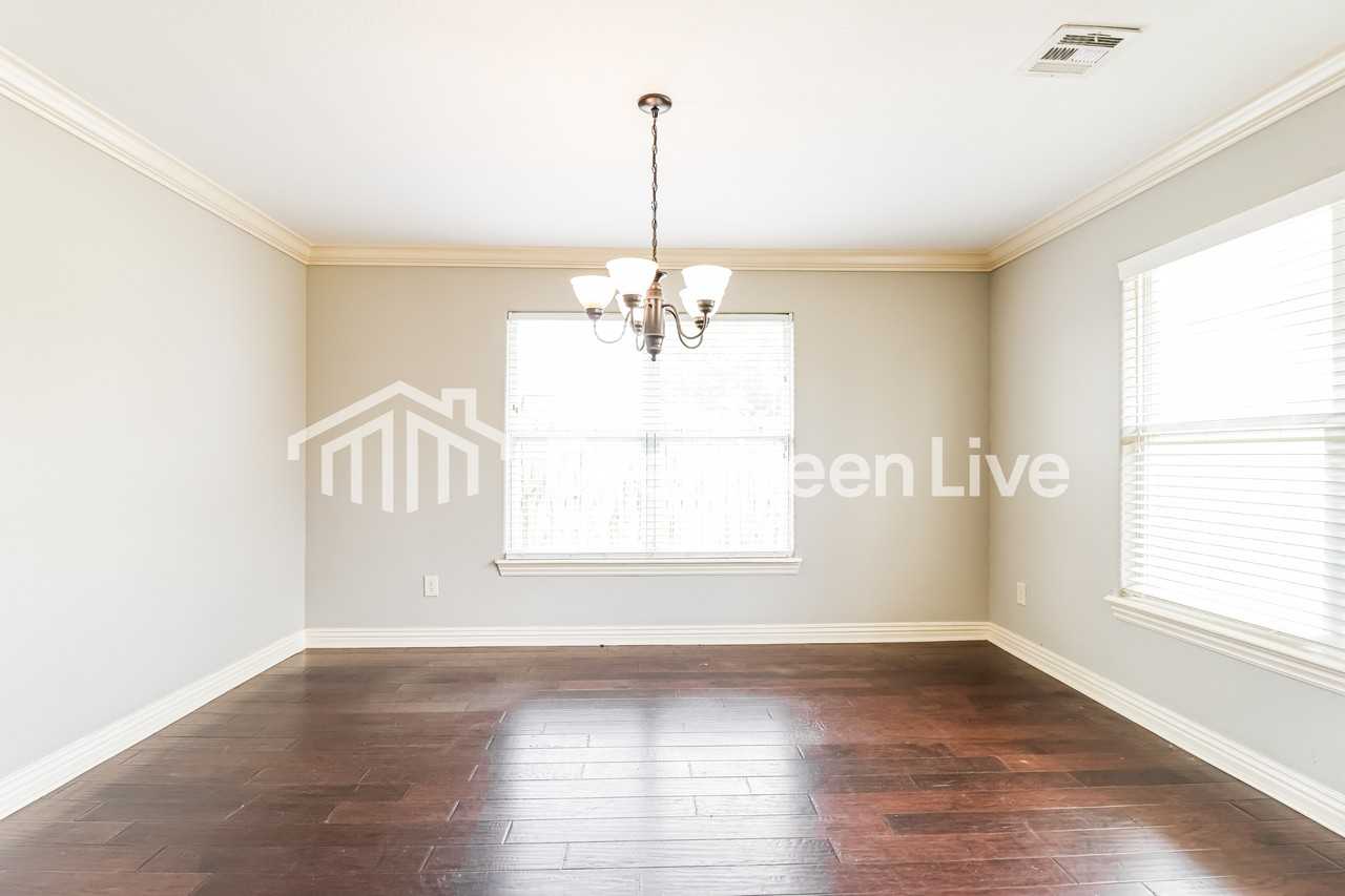 700 Spur Ln - Photo 4 of 15