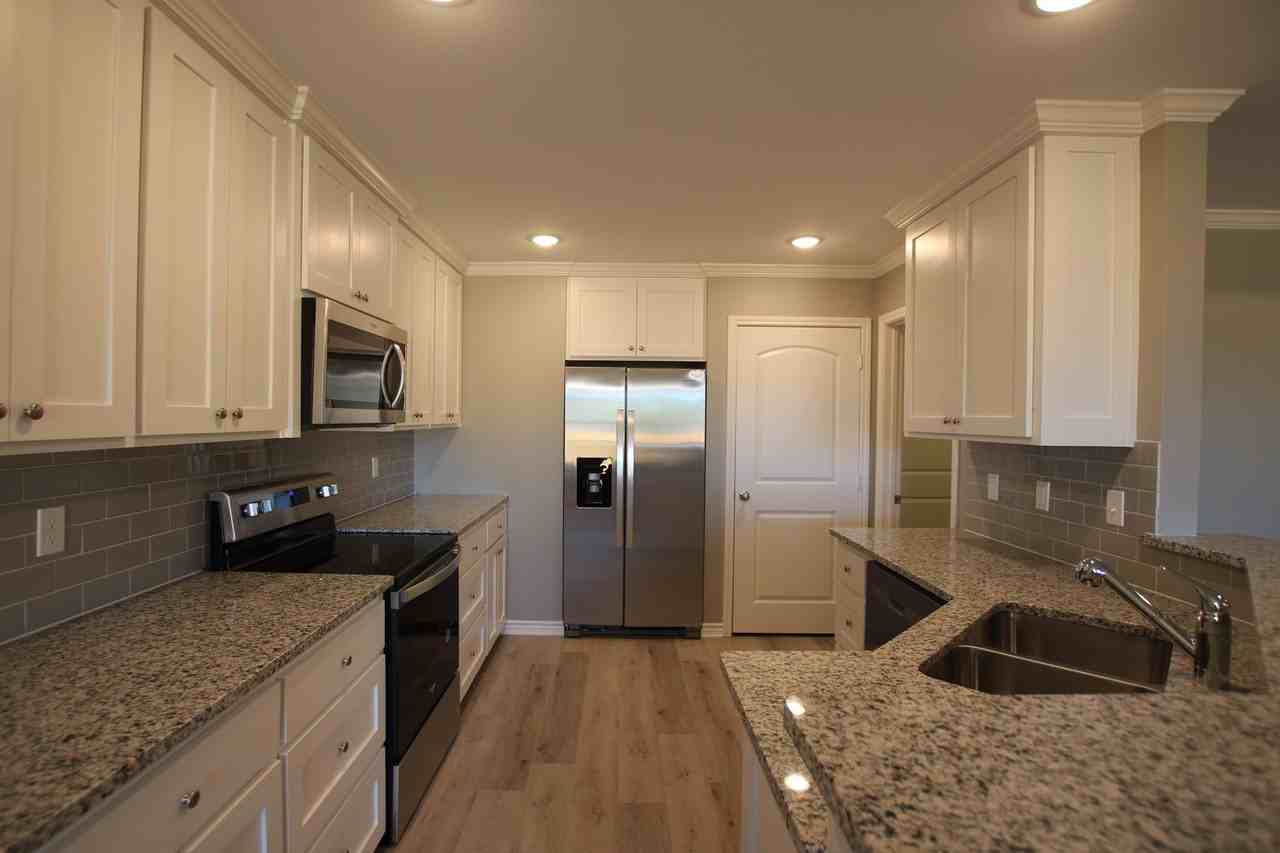 6003 Villa Rosa Way - Photo 7 of 22