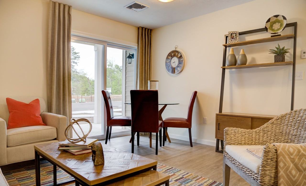 The Woodlands - Photo 7 of 29