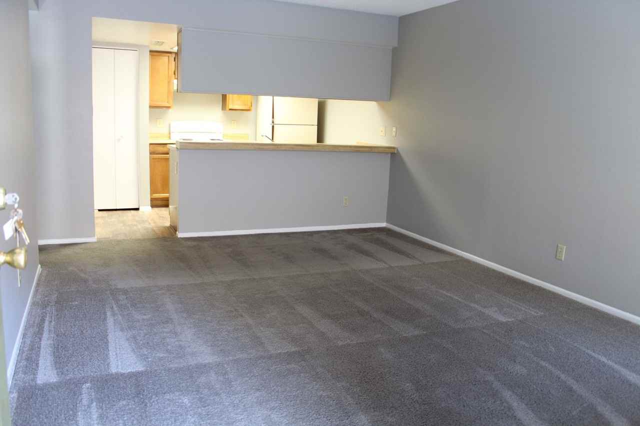 Desert Springs Apartments - Photo 2 of 32