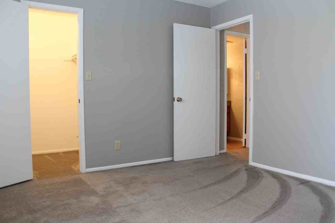 Desert Springs Apartments - Photo 5 of 32