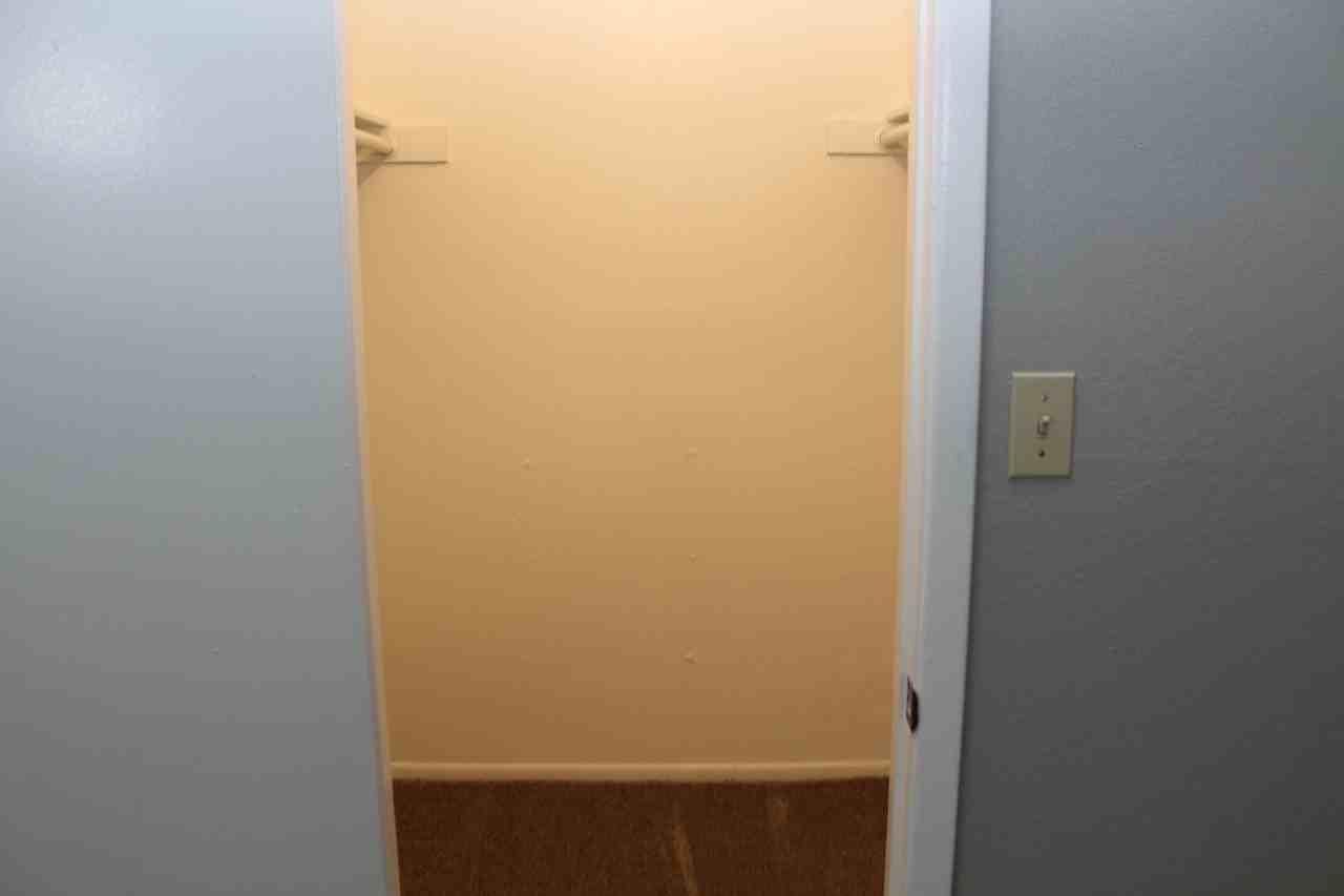 Desert Springs Apartments - Photo 6 of 32