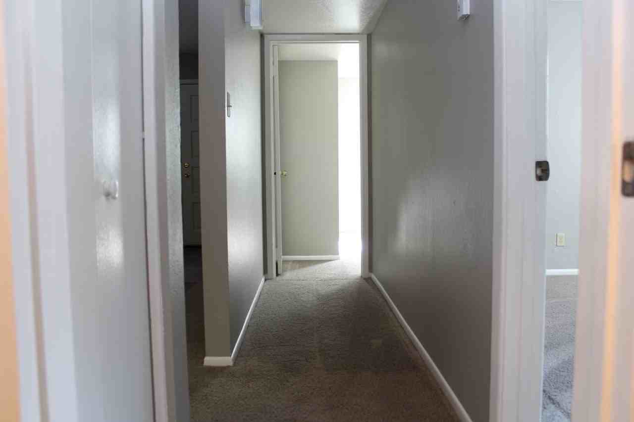 Desert Springs Apartments - Photo 7 of 32