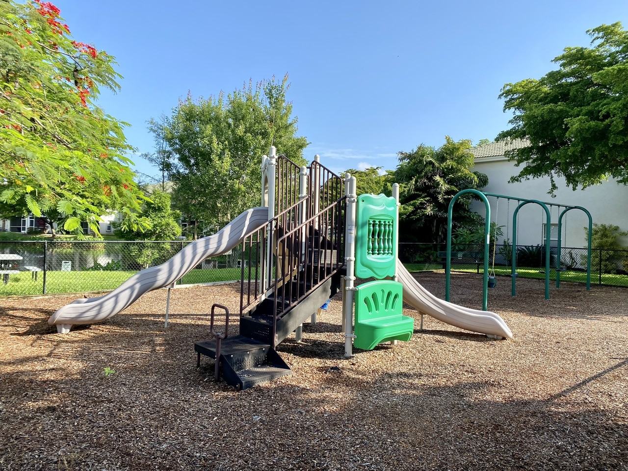 8151 Pacific Beach Dr #1 - Photo 3 of 28