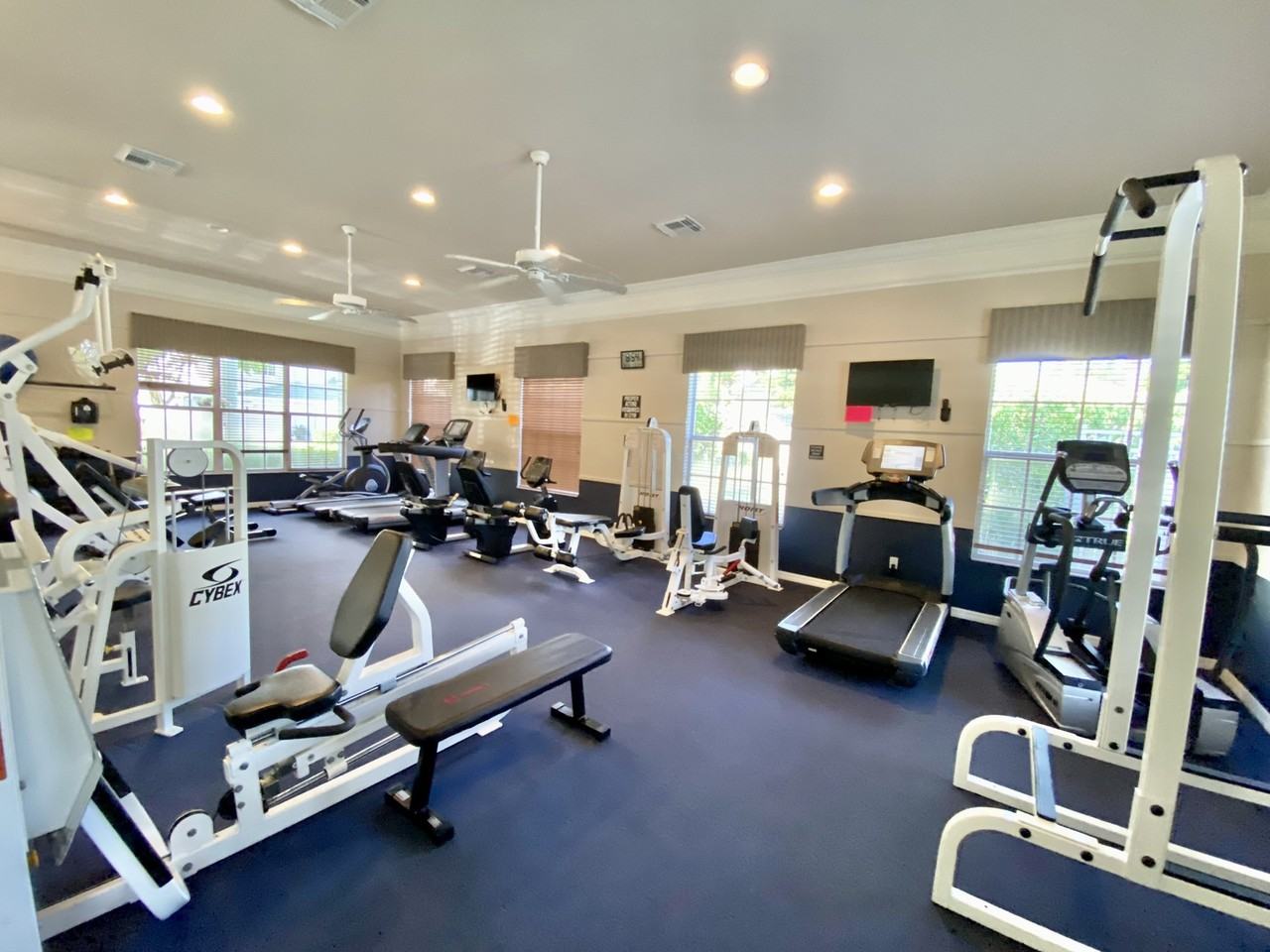 8151 Pacific Beach Dr #1 - Photo 4 of 28