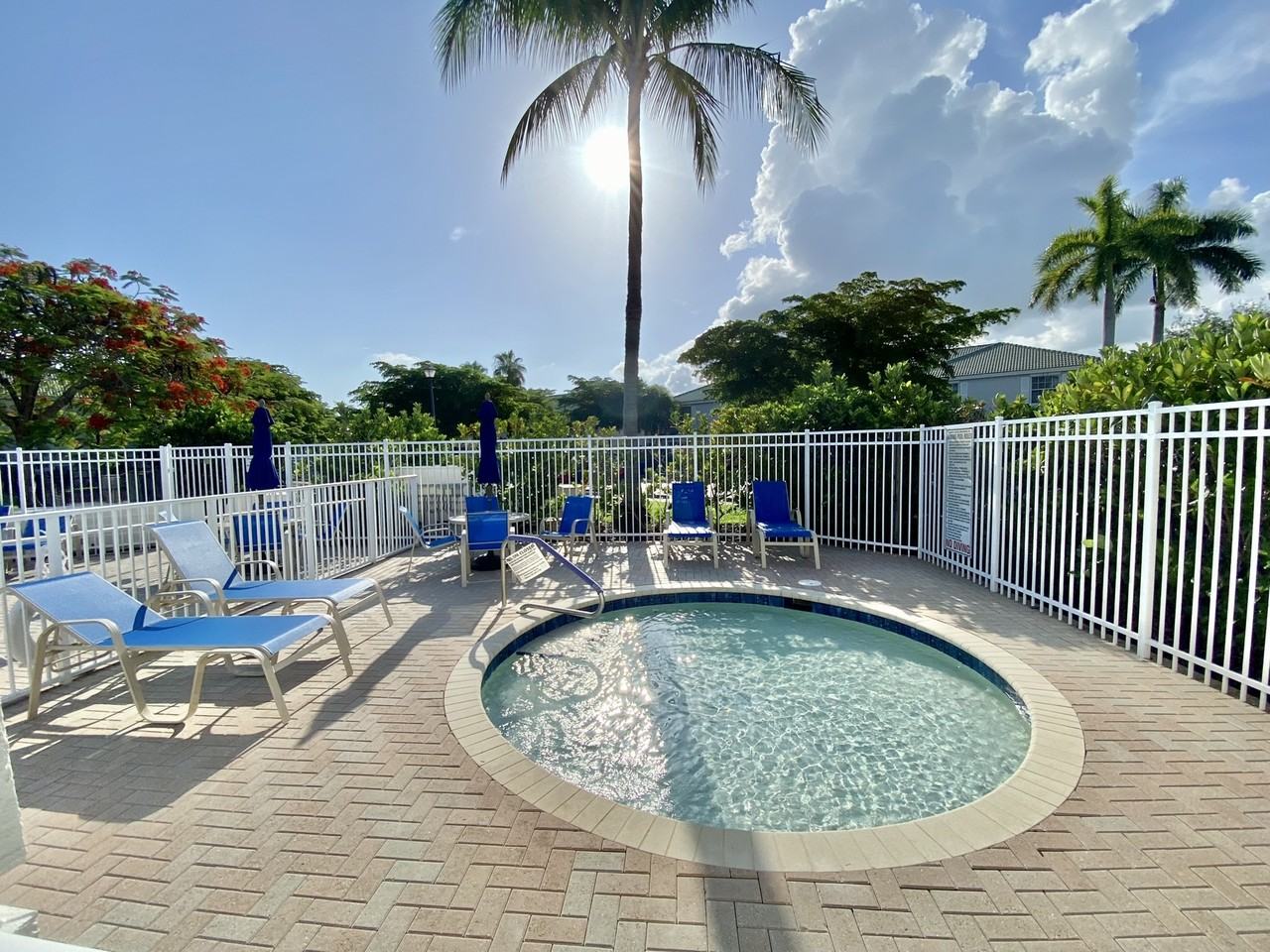 8151 Pacific Beach Dr #1 - Photo 5 of 28