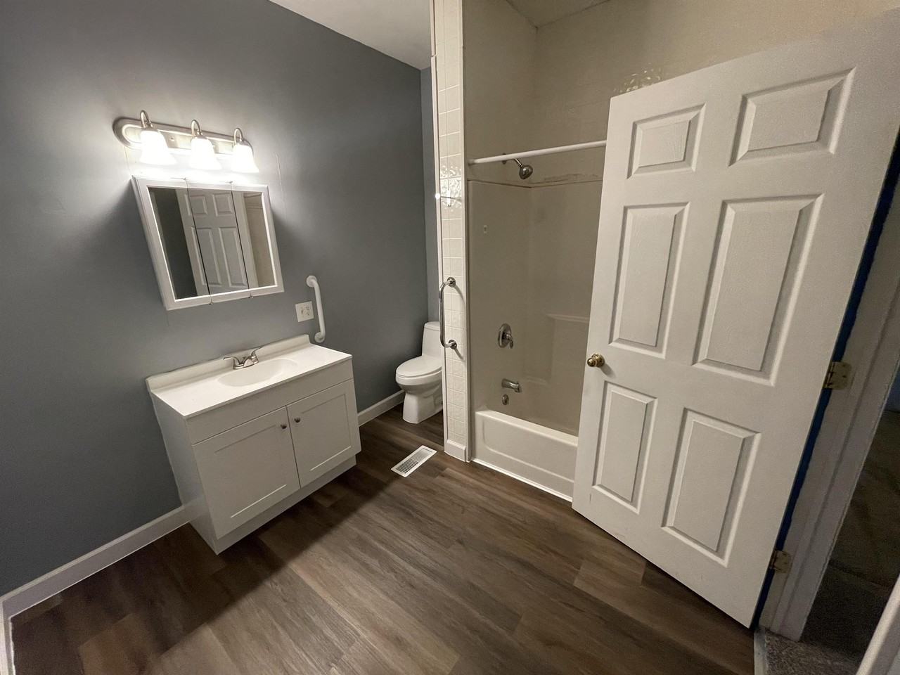 116 Waterloo St - Photo 2 of 10