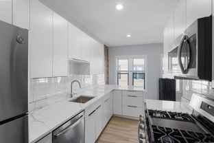 7736-42 N Eastlake Terrace - Photo 1 of 1